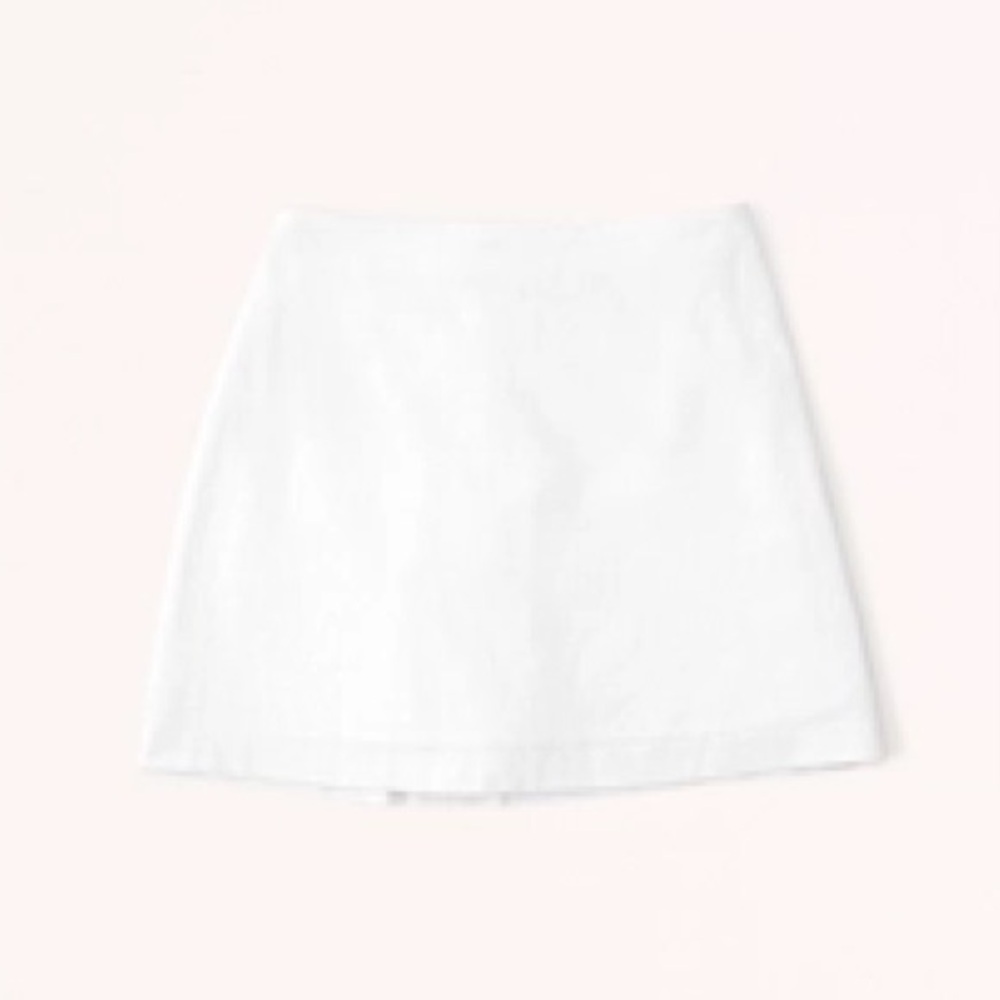 Abercrombie White Linen Blend Mini Skort